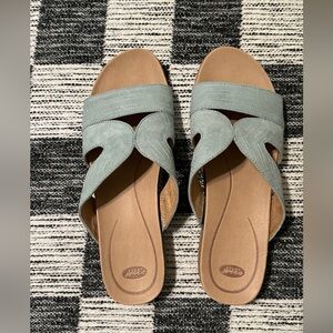 Dr. Scholl’s sandals